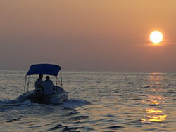 Saturn 15' SD470 inflatable boat. Click to zoom in.