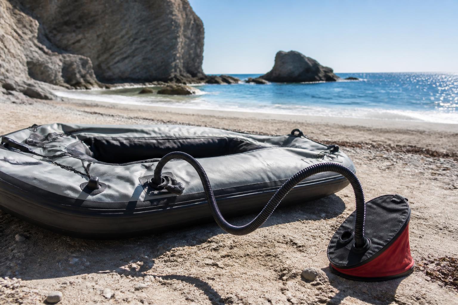 Best Air Pump for Inflatable Boats: Digital vs Analog Compared