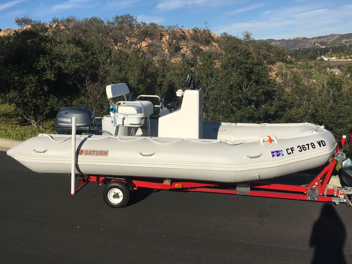 Saturn SD470 inflatable dinghy boat with central console installed