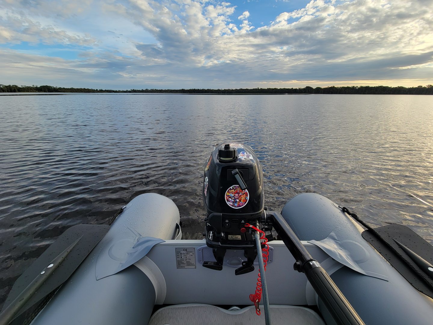 Enjoy The Waves With A Wholesale fishing boat inflatable 