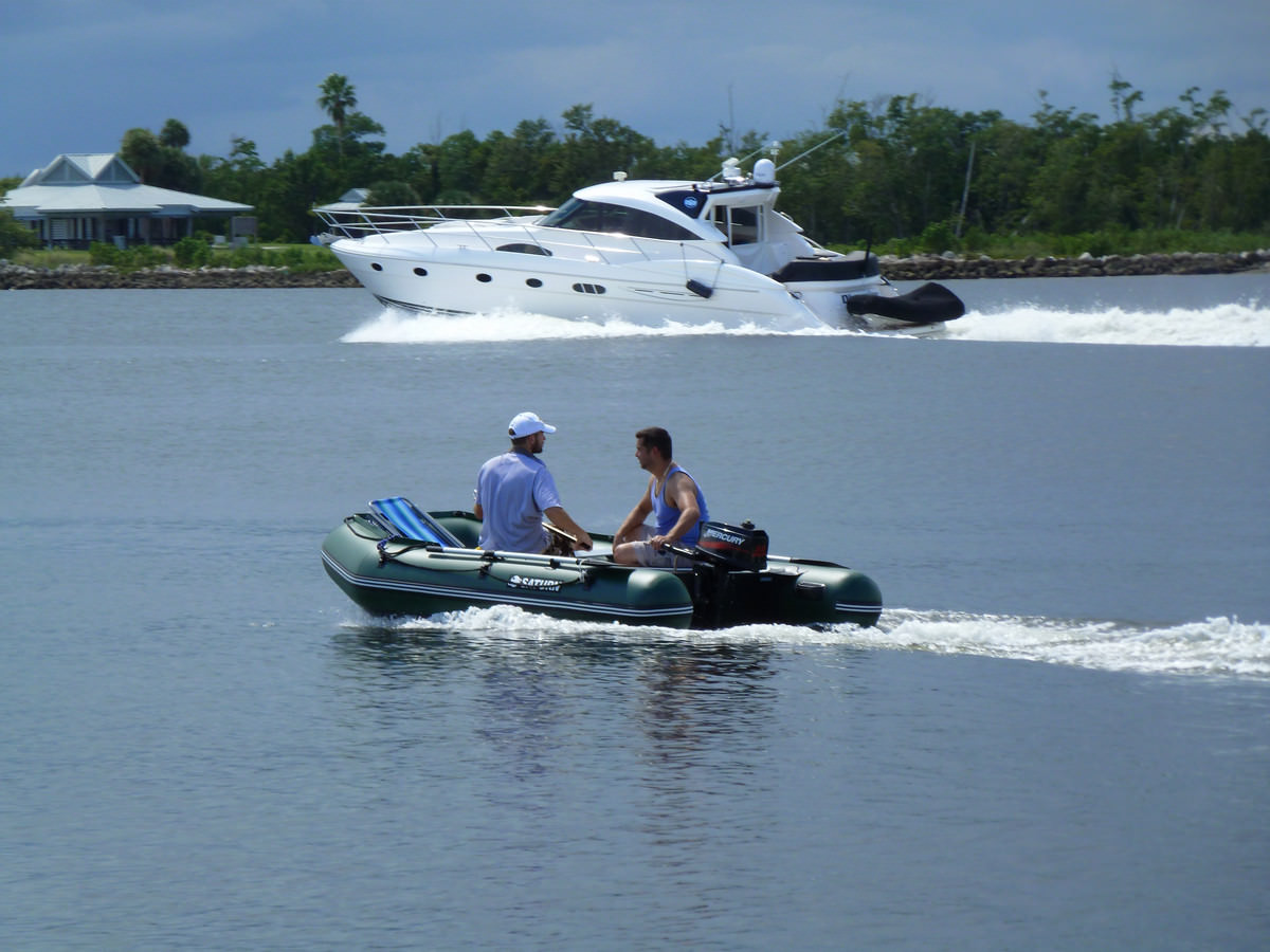 Extra-Wide Inflatable Boat SD330W. Top 10 boats.