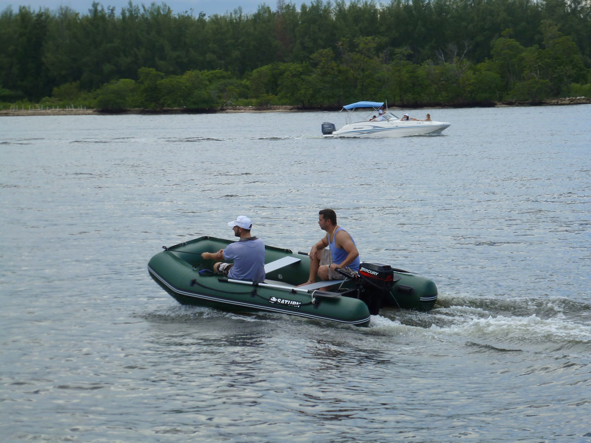 Extra-Wide Inflatable Boat SD330W. Top 10 boats.