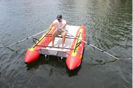 Rowing frame installed on catamaran