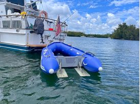 Lifting Tabs For Inflatable Boats