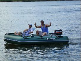Saturn Inflatable Extra Wide Boat