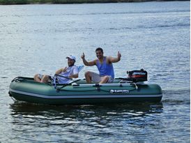 Saturn Inflatable Extra Wide Boat