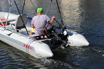 12 Volts Brushless 1HP Electric  Outboard