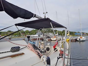 Arch installed on sailboat