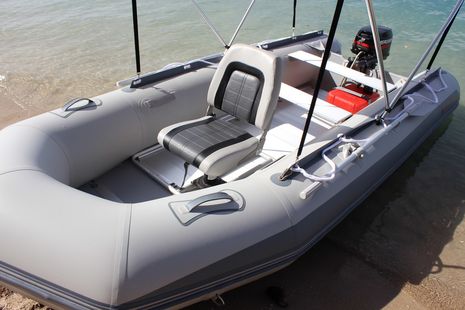 Adjustable Seating Frame For Boats