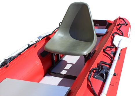 Seat installed on pedestal