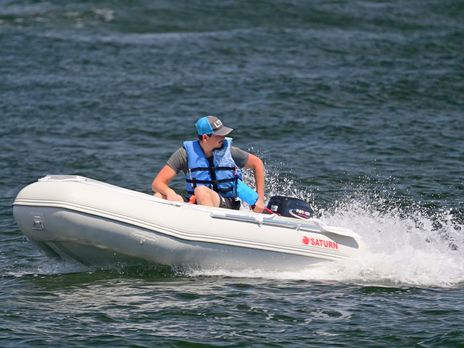 Saturn Inflatable Boat SD330 in ocean